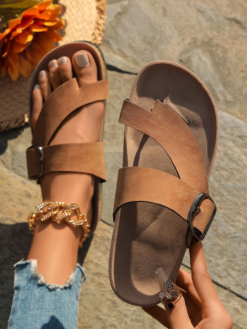 Large-sized Flat-bottomed Buckle-toe Flip-flops For Women With Belt Buckles Worn Over Beach Sandals_voghion.com