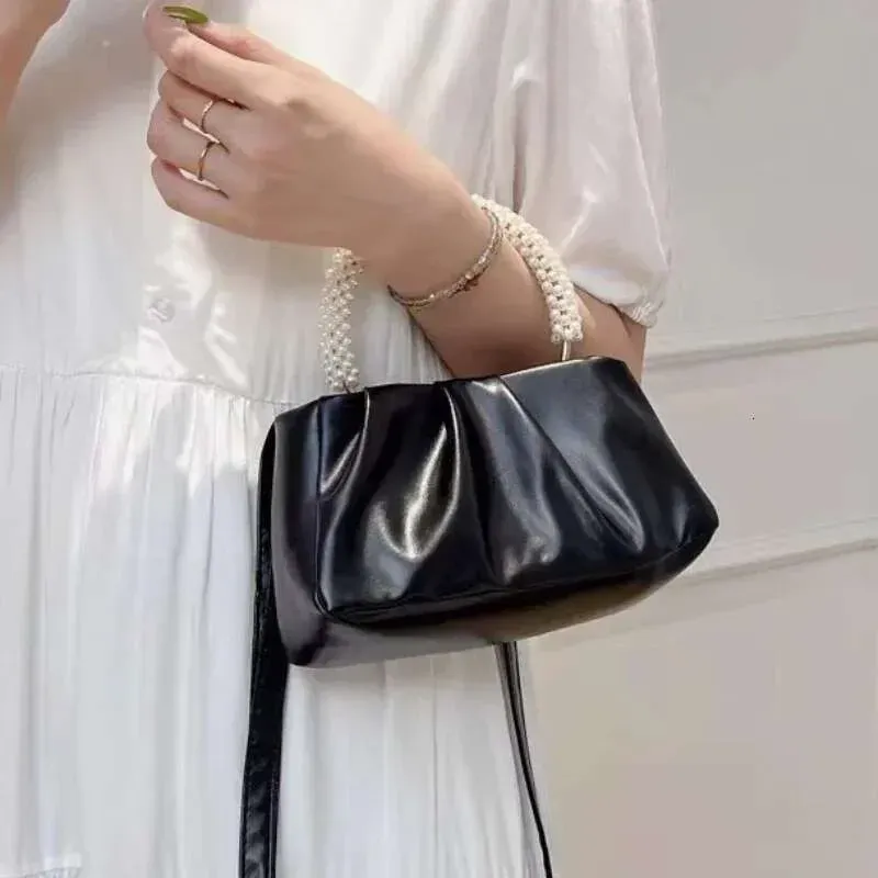Designer 2025 Mode Perle Griff Frauen Abendessen Kupplung Geldbörse Handtaschen Design Damen Platz Umhängetaschen Weibliche Kleine_voghion.com