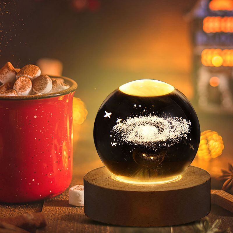 Lampada a sfera di cristallo 3D unica con proiezioni di galassie e pianeti, luce notturna USB per un'atmosfera accogliente, sfera al plasma_voghion.com