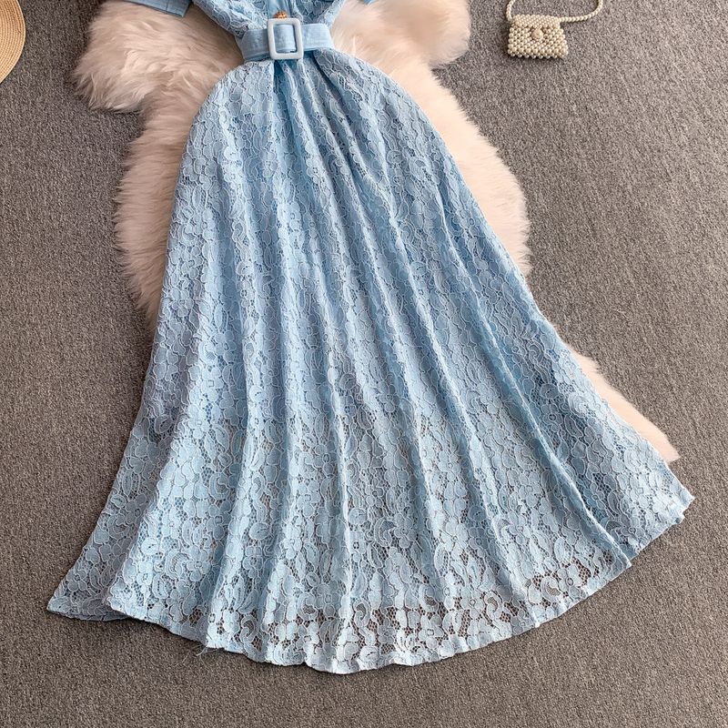 Abito da donna di alta classe, elegante, con colletto, a maniche corte, nuovo, con vita sottile e gonna lunga in pizzo._voghion.com