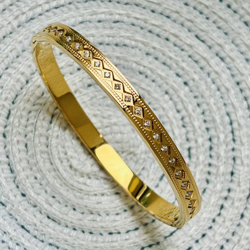 Sieradenset voor dames, modieus, gegalvaniseerd titaniumstaal, groene zirkonia, groot merk, diamant, schaakbordontwerp, armband, stapelarmband_voghion.com