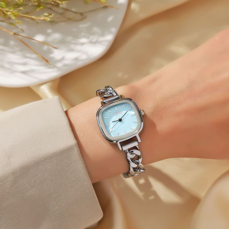 Dameur og smykkesæt med lilla Aurora-urskive og firkantet armbåndsur + armbåndssæt med sommerfuglesten til studerende_voghion.com