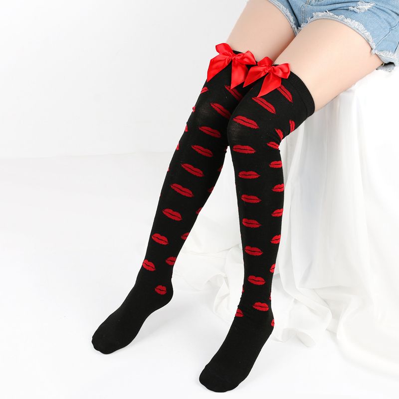 Le calze Red Lips Love per San Valentino saranno calze sopra il ginocchio e graziose calze con fiocco_voghion.com