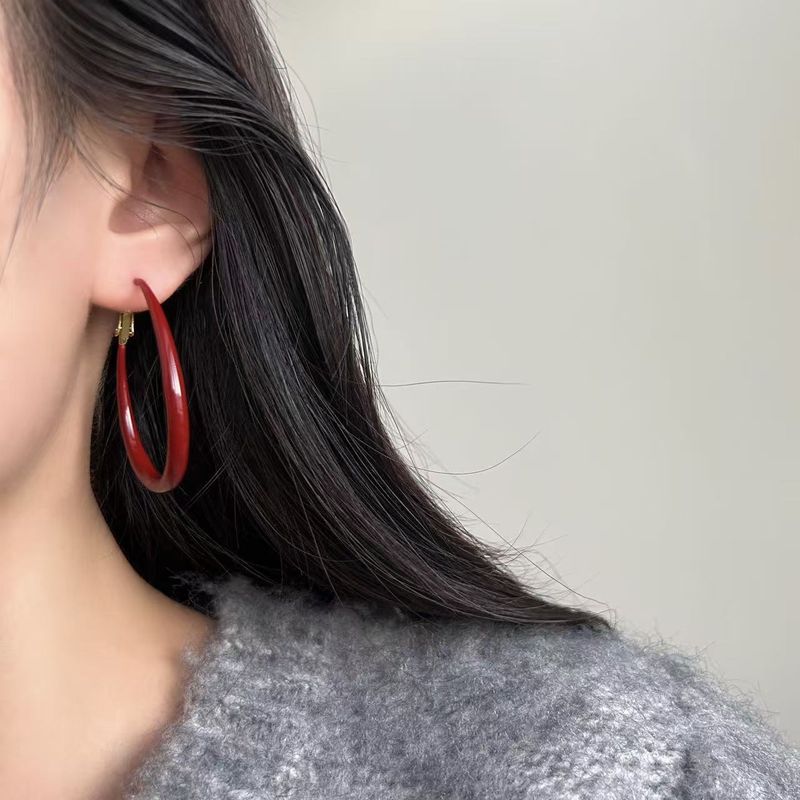 Orecchini a cerchio semplici e leggeri Ankola rossi, nuovi per l'autunno e l'inverno, per le donne_voghion.com