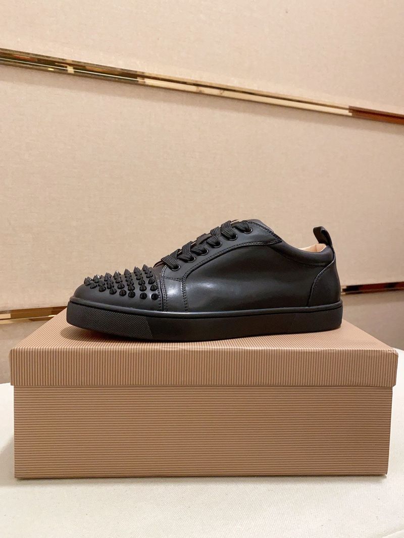 Neuer Stil 2025 Neue Herren Trendy Marke Casual Sports High-End Sneakers Patchwork Rivet Fashion Rote Sohle Weiße Schuhe_voghion.com