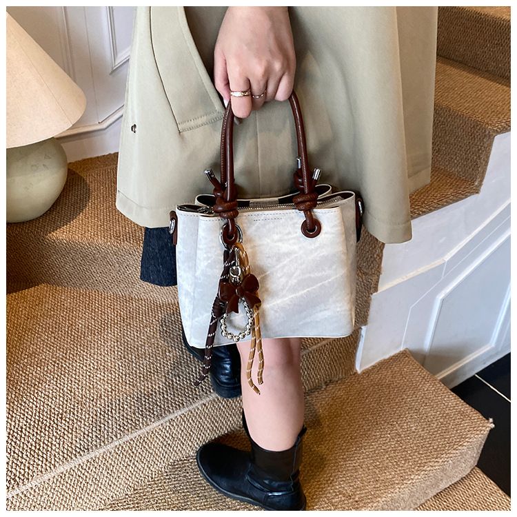 Borsa a mano di alta gamma per donna 2025 Nuova borsa a tracolla autunnale semplice, versatile ed elegante_voghion.com