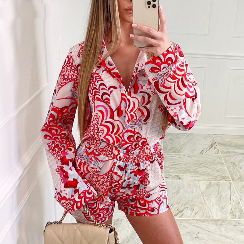 Abbigliamento donna moda casual completo spiaggia protezione solare completo camicia a maniche lunghe pantaloncini foulard completo tre pezzi_voghion.com