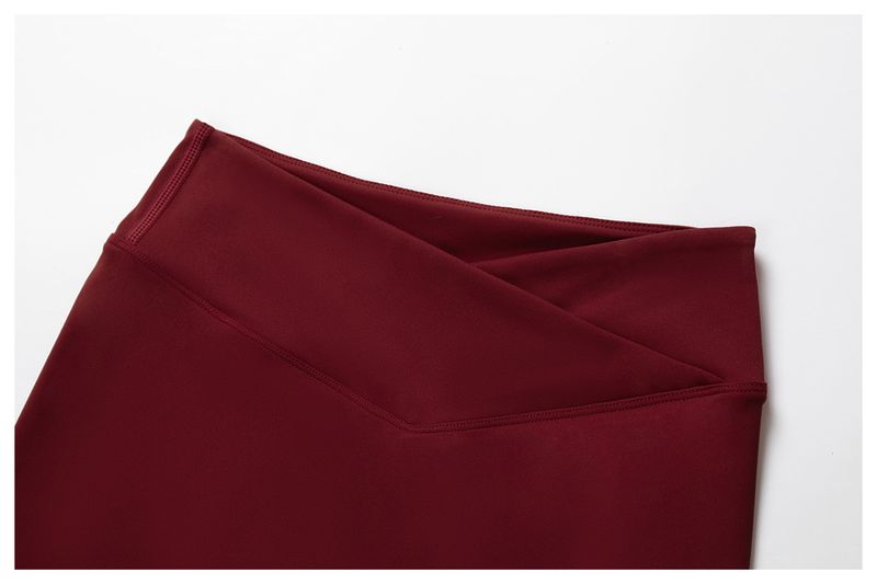 Short de yoga taille haute sans coutures pour femme - Short d'entraînement liftant les fesses avec sensation de nudité, respirant et à séchage rapide, design croisé à la taille_voghion.com