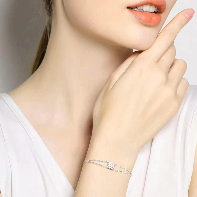 Bracciale versatile di lusso leggero con moissanite a quattro punte, molto venduto_voghion.com
