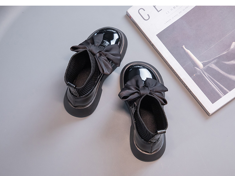 Bottes légères en cuir laqué pour filles, chaussettes de princesse avec nœud, bottes Martin courtes, nouvelle collection automne 2023_voghion.com