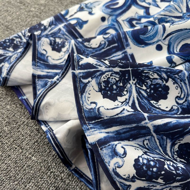 Abbigliamento da donna, estivo, blu e bianco, con stampa in porcellana, completo tridimensionale con cuscinetti per il seno, top corto a tubino, bretelle, gonna plissettata, set da due pezzi_voghion.com