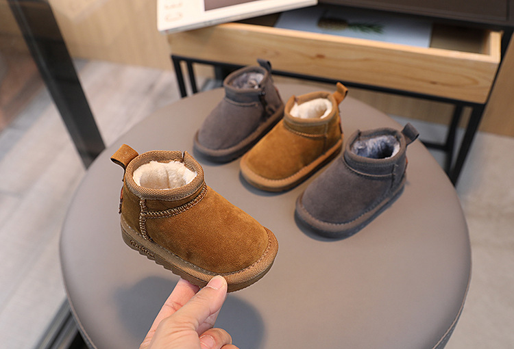 Ein Stück Drop Shipping neue Winterschnee Baumwolle 1-2 Jahre alte Kleinkindschuhe mit weicher Sohle verdickte kurze Stiefel für Männer und Frauen Schatz Baumwolle 0_voghion.com