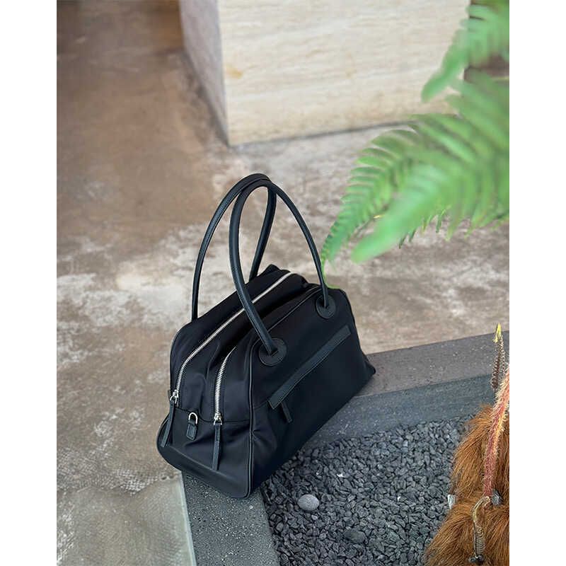 Waterproof Handbag Shoulder 2025 Fall And Winter New Korean Niche Commuter Crossbody Tote Bag Handbag Fashionable Hundred Leisure Daily_voghion.com