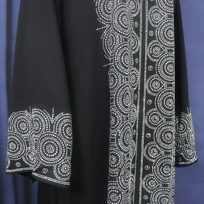 Dámské oblečení, etnické šaty, muslimský styl ve blízkovýchodním stylu, módní župan s výstřihem do V_voghion.com