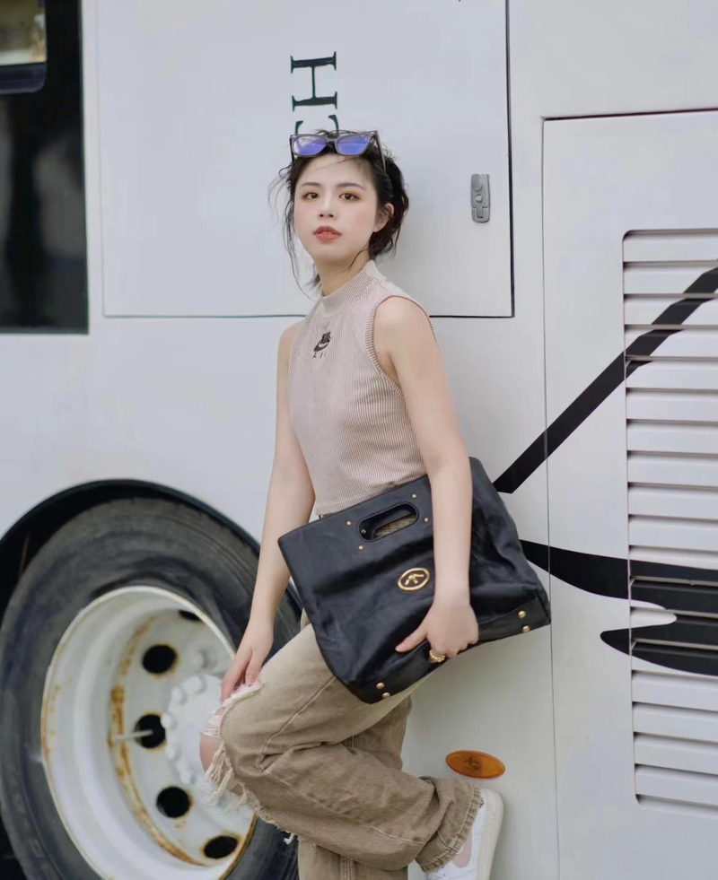 GROTTO New Sheepskin Women's Bag for Simple Commuting, Large Capacity, and Small Stand BigPeace Bag Tote Bag_voghion.com
