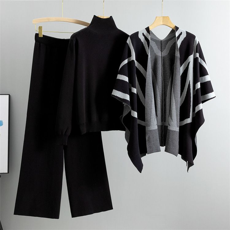 Dameklær elegant dame, lat stil, strikket genser, sjal, kappe, bukser med brede ben, tredelt dress_voghion.com