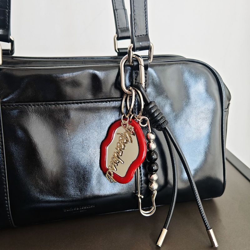Ciondolo per borsa, ciondolo per borsa in metallo di alta qualità, forma irregolare, specchio per il trucco, corda in pelle, portachiavi di coppia_voghion.com