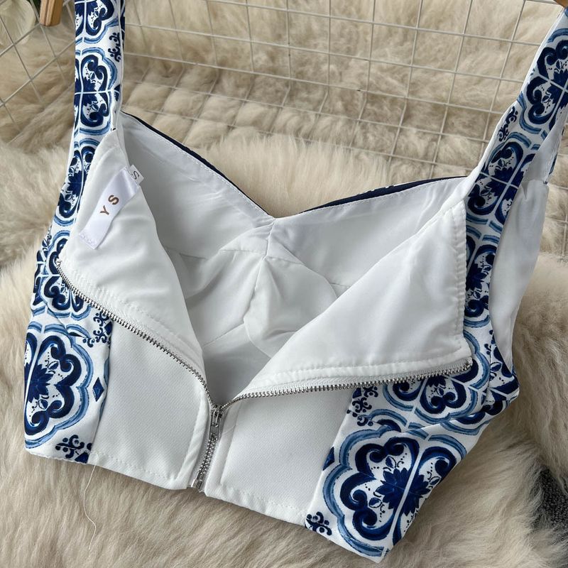 Abbigliamento da donna, estivo, blu e bianco, con stampa in porcellana, completo tridimensionale con cuscinetti per il seno, top corto a tubino, bretelle, gonna plissettata, set da due pezzi_voghion.com