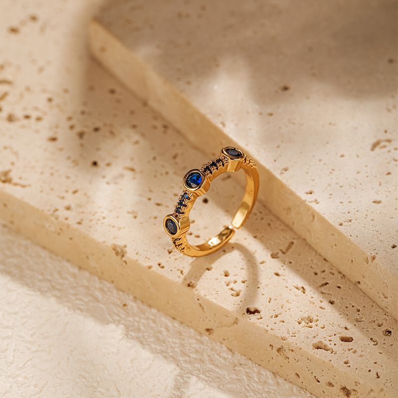 Anello di lusso leggero in zircone, vero oro galvanizzato, colore che preserva la trama del metallo, anello retrò francese, temperamento attivo, anello turchese_voghion.com