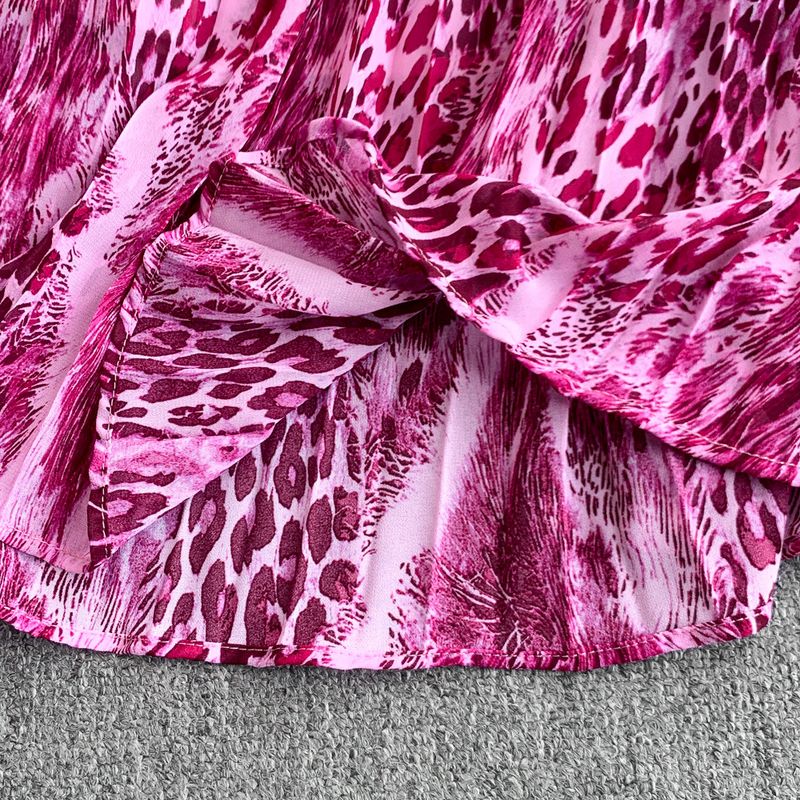 Completo due pezzi da donna con stampa leopardata, aderente, a vita alta, con scollo rotondo, manica a sbuffo, motivo floreale tridimensionale e temperamento retrò_voghion.com