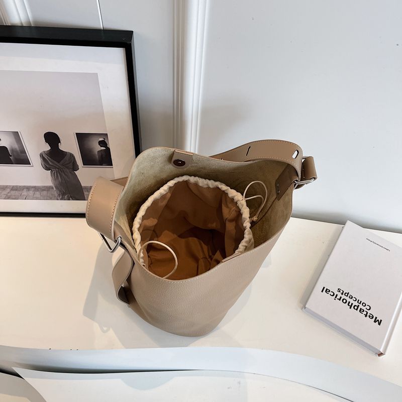Retro Kleine Einfarbige Leder Schulter Taschen Für Frauen Designer Mode Eimer Taschen Weibliche Handtaschen Unterarm Tasche_voghion.com