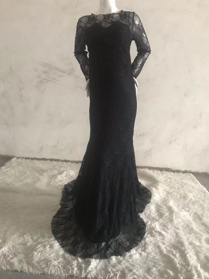 Abito da sera premaman in pizzo con scollo rotondo e strascico, abito lungo da donna_voghion.com