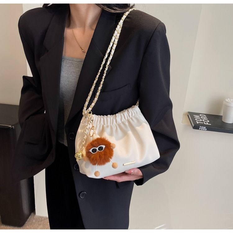Le nuove borse a tracolla con tracolla a catena testurizzata e piccole borse a tracolla alla moda per le donne del 2024_voghion.com