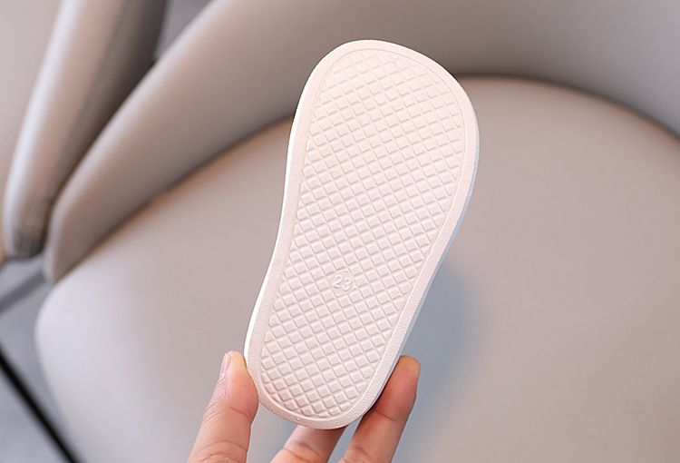 Sandali per bambini alla moda estiva 2024, scarpe da spiaggia in pelle con fori per bambini e bambine, scarpe con suola morbida_voghion.com