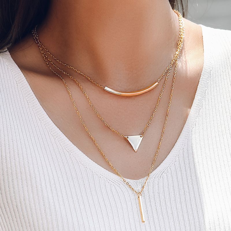 Collar de 3 capas con geometría de triángulo dorado de nuevo estilo_voghion.com