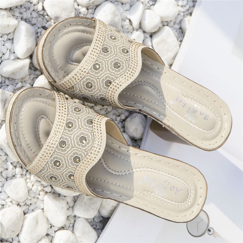 2022 Neue Sommersandalen für Damen im ethnischen Stil mit Wasserdiamant-Nähten, dicke High Heels, große bequeme Hausschuhe_voghion.com