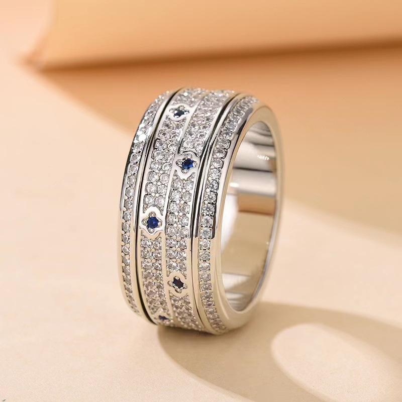 Classico anello girevole per coppia che corre nel tempo, con trifoglio e diamanti per uomo e donna, anello rotante con stella a cielo intero, stesso stile per uomo e donna_voghion.com