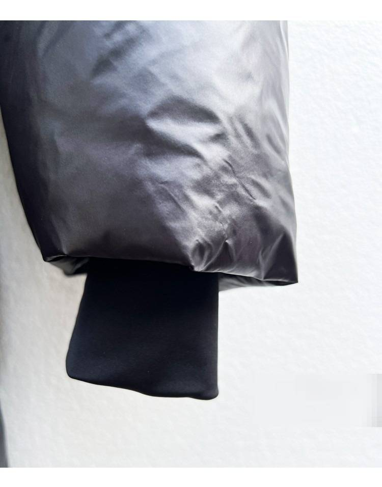 Unisex Black & Gold 6-Panel Mid-Length Down Coat, Knee-Length White Goose Feather Jacket, Thickened Winter Parka With High Neck (Korean Loose Fit)_voghion.com