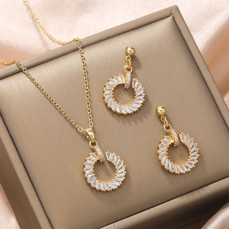 Titanium stalen ketting, schattige, coole geometrische hanger voor vrouwen, eenvoudige persoonlijkheid, micro-ingelegde zirkonia-nis_voghion.com