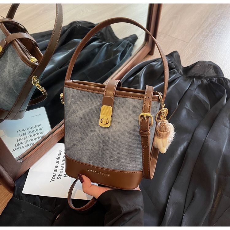 La borsa piccola da donna più popolare quest'autunno è un modello versatile. Borsa a tracolla, portatile_voghion.com