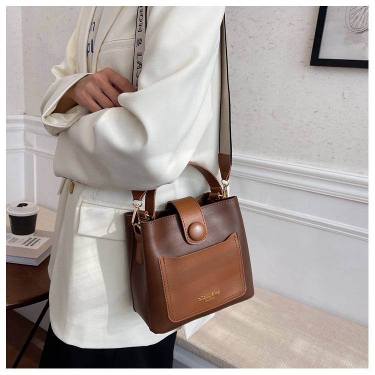 Nischenmode Handheld-Schultertaschen für Damen in Europa und den USA Trend Crossbody Hitched Retro Bucket Bag_voghion.com