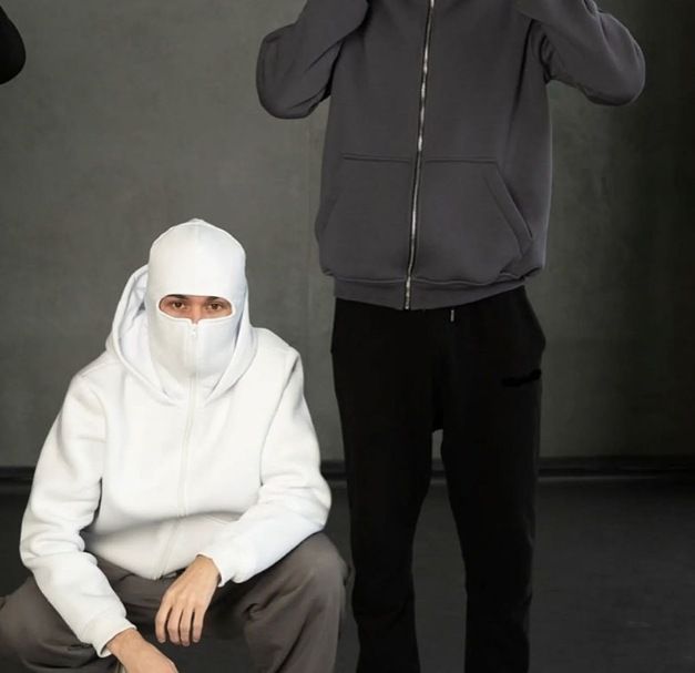 Herrenbekleidung Trendy Metal Print Kapuzenpullover - Auffälliger Grafikpullover für Streetwear-Liebhaber | Erhältlich in Schwarz, Weiß, Grau und Rot_voghion.com