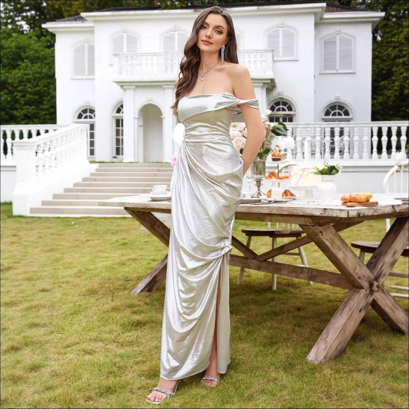 Robe de mariée élégante à épaules dénudées, en mousseline légère avec détails en dentelle, décolleté en U et bretelles réglables – Pour mariée_voghion.com