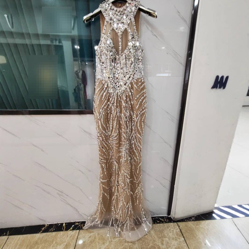 Elegant Sequin Mermaid Evening Gown With High Neckline & Beaded Detailing – Slim-Fit Floor-Length Party Dress For Women_voghion.com