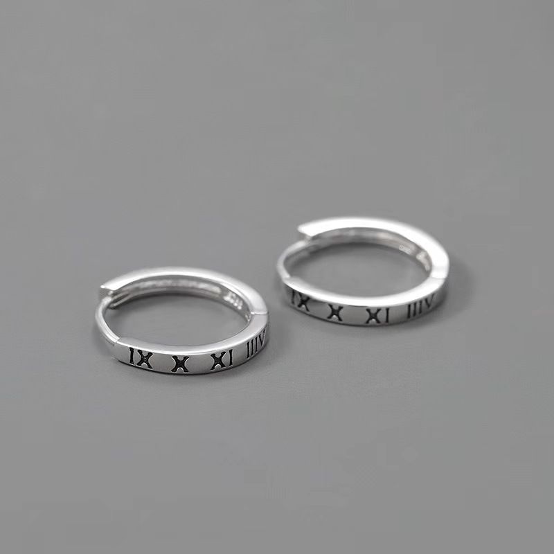 2024 Nuovi orecchini a bottone con lettere di design di nicchia per uomo, alla moda e alla moda_voghion.com