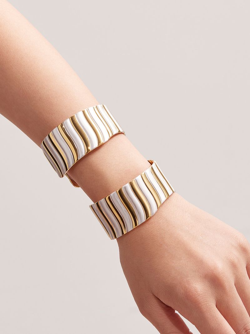 Square Sugar Geometric Opening Wide Silver Interlayer Dual Color Bracelet, Niche Striped Stainless Steel Minimalist Bracelet_voghion.com