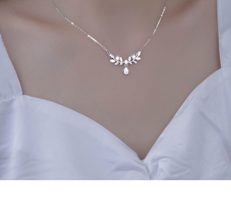 Laurel Necklace Light Luxury Niche High-end Design Sense Minimalist Style Collarbone Chain 2025 New Trend Gift For_voghion.com
