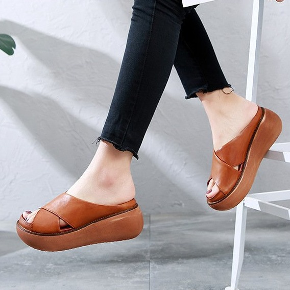 Coole Hausschuhe, neue Sommer-Slipper mit Biskuitsohle, gekreuztem Absatz, übergroße Damen-Hausschuhe zum Draußentragen_voghion.com