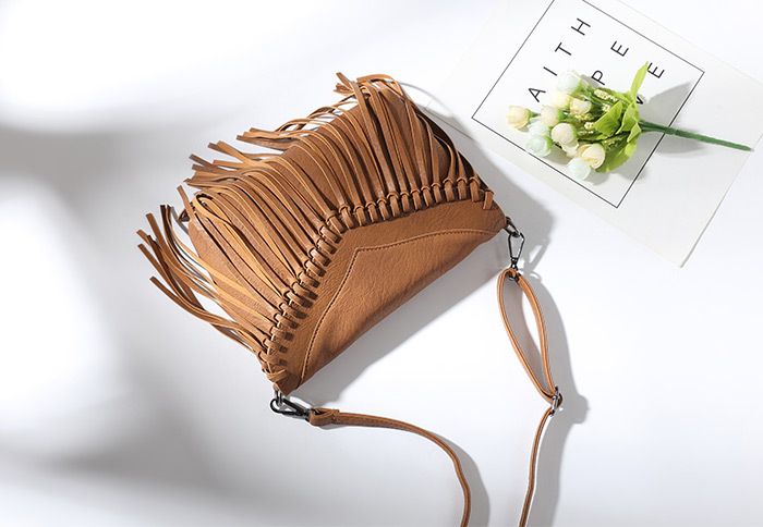 New fashionable women's shoulder bag, personalized envelope, tassel bag, women's crossbody bag, thin women's bag_voghion.com