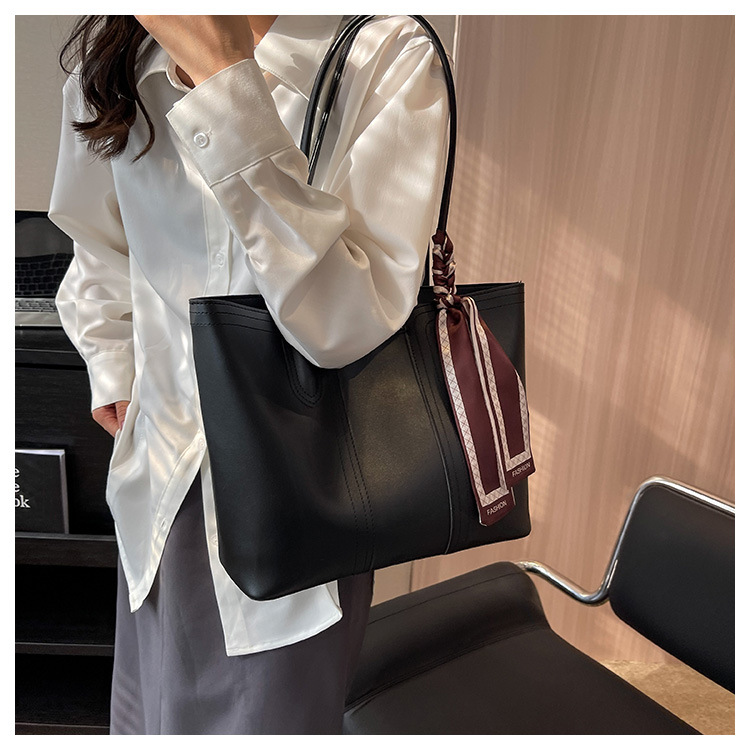 Borsa a tracolla versatile da donna, di grande capacità, primavera/estate 2024, con texture popolare, per i pendolari_voghion.com