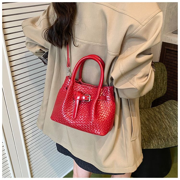 Borsa a mano con motivo intrecciato di alta qualità per donna, piccola borsa tote dal design di nicchia, nuova borsa a tracolla versatile alla moda 2025_voghion.com