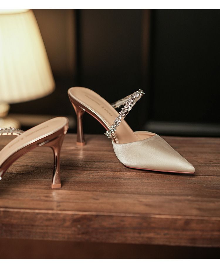 8189-2 Sandali con tacco a spillo da donna in raso con punta chiusa, un cinturino, strass, stile fata, eleganti_voghion.com