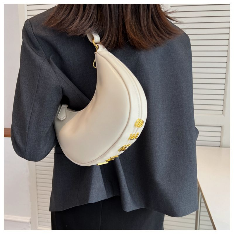 2023 Spring New Street Fashion All-match Casual Personality Sweet Single Shoulder Messenger Women's Wholesale Chain Bag_voghion.com