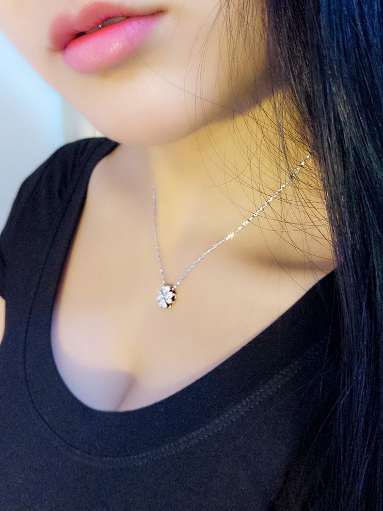 s999 Four-leaf Clover Full Diamond Silver Necklace Women's Niche Design High-end All-match Clavicle Chain Star Pendant_voghion.com
