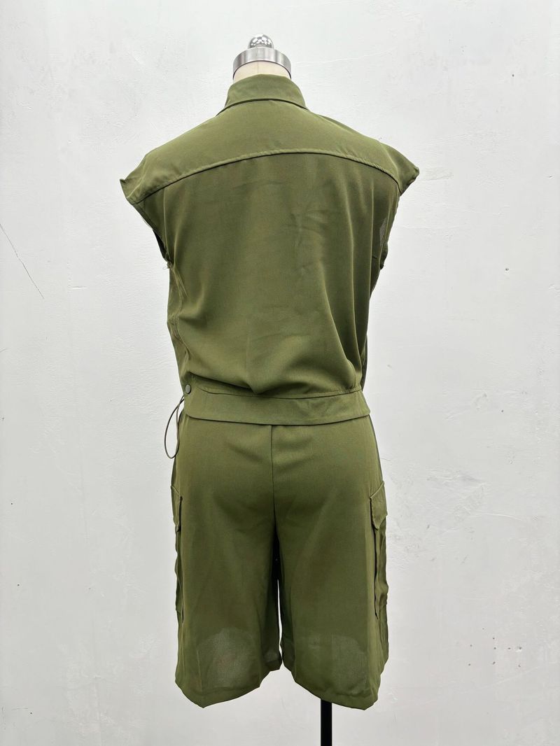 Completo da donna in due pezzi, casual, ampio, tinta unita, con camicia e pantaloncini, colletto rovesciato_voghion.com