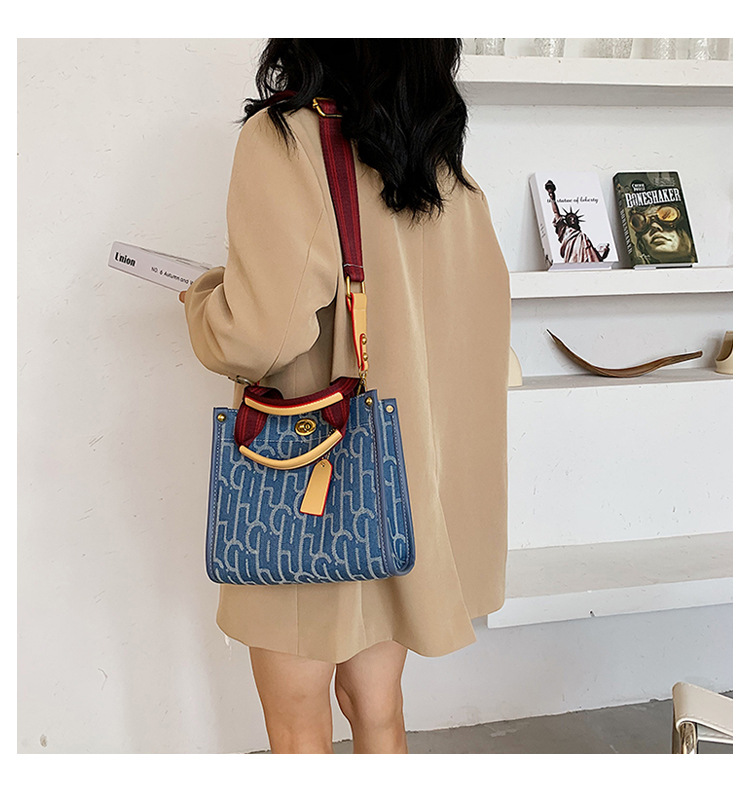 Autumn and winter new printed letters for women Tote Kor home large capacity shopping bag shoulder crossbody bag_voghion.com
